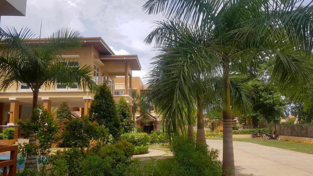2 Bedroom And Studio Apartments With Private Pool And Gym In Vista Manors Verdant Puerto Princesa Exterior foto