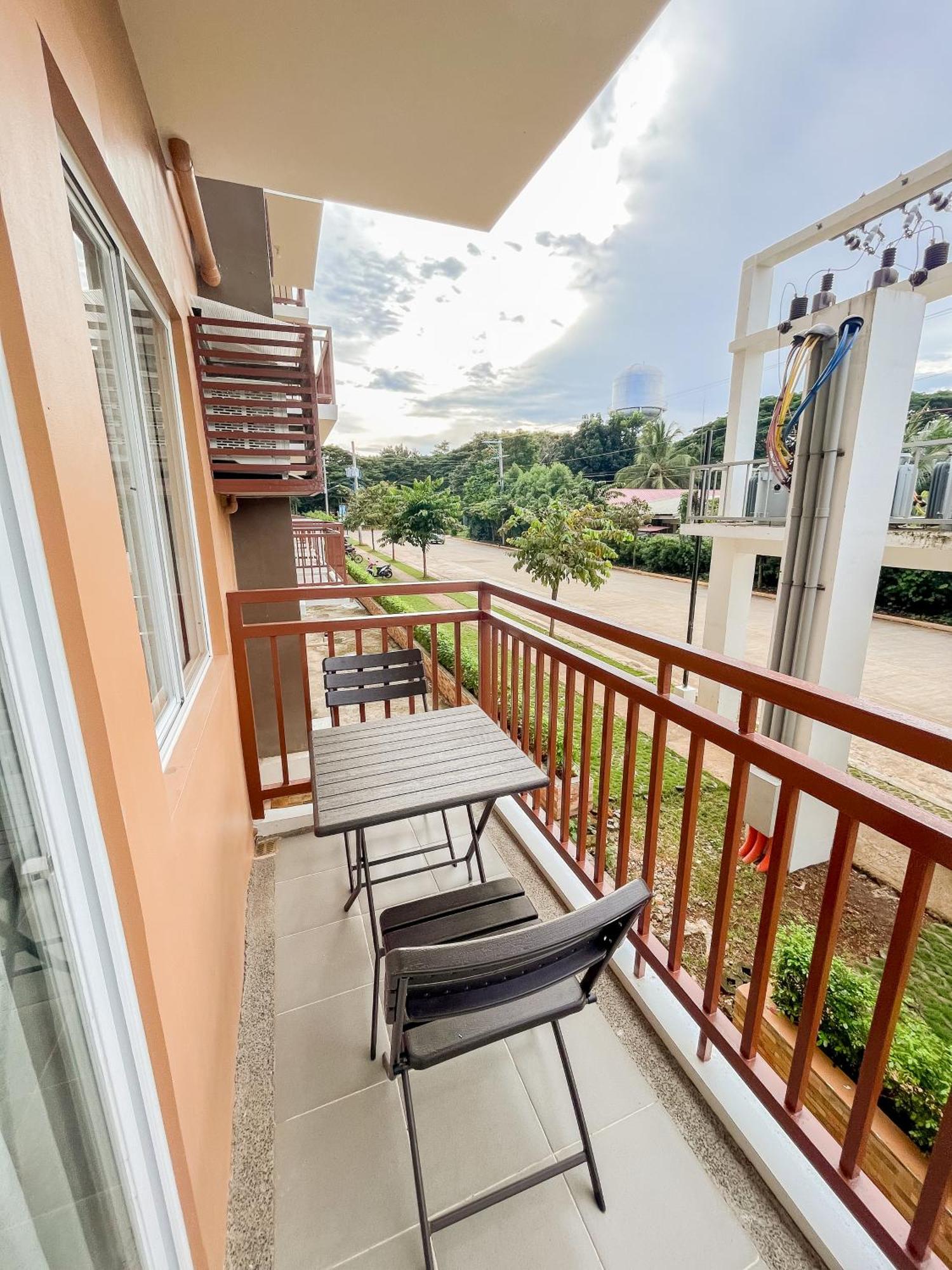 2 Bedroom And Studio Apartments With Private Pool And Gym In Vista Manors Verdant Puerto Princesa Exterior foto