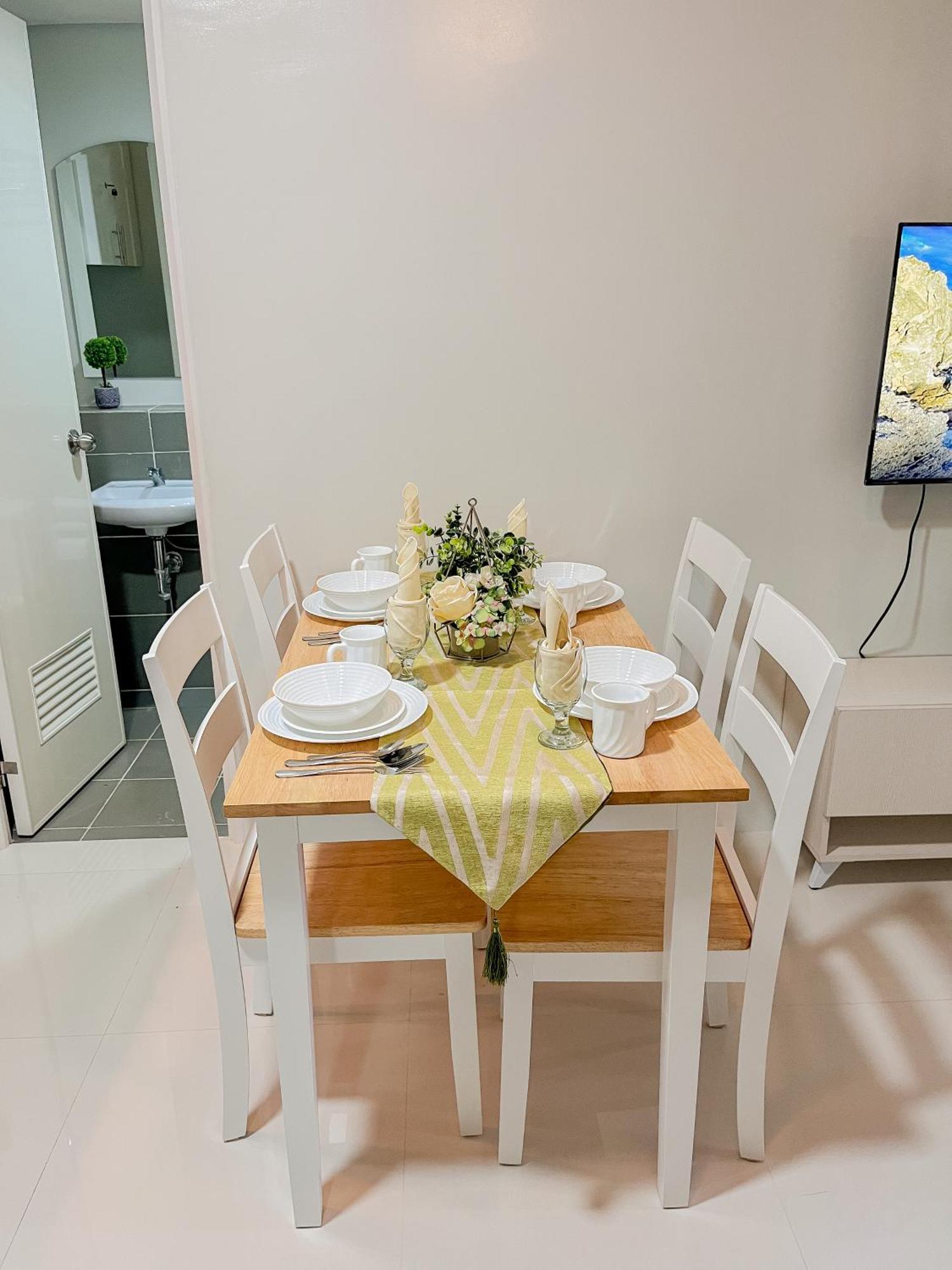 2 Bedroom And Studio Apartments With Private Pool And Gym In Vista Manors Verdant Puerto Princesa Exterior foto