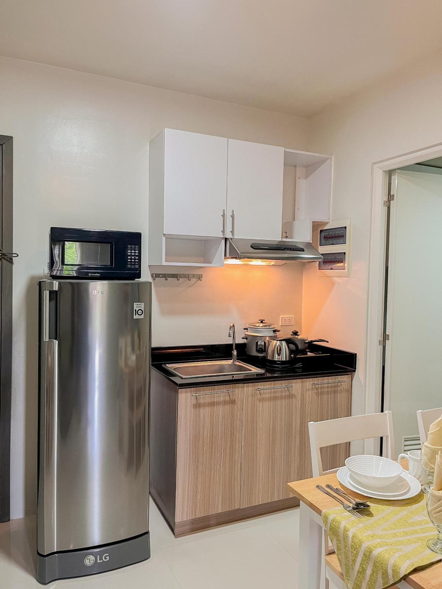 2 Bedroom And Studio Apartments With Private Pool And Gym In Vista Manors Verdant Puerto Princesa Exterior foto