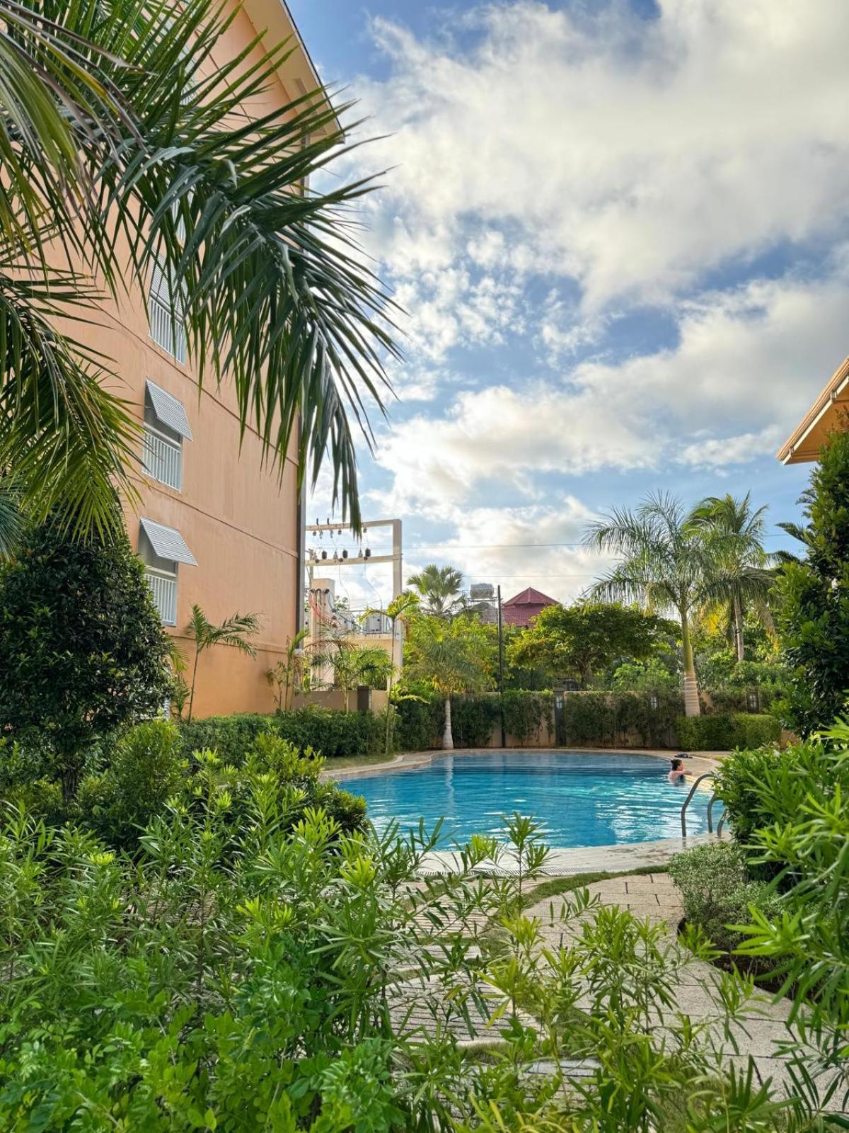 2 Bedroom And Studio Apartments With Private Pool And Gym In Vista Manors Verdant Puerto Princesa Exterior foto